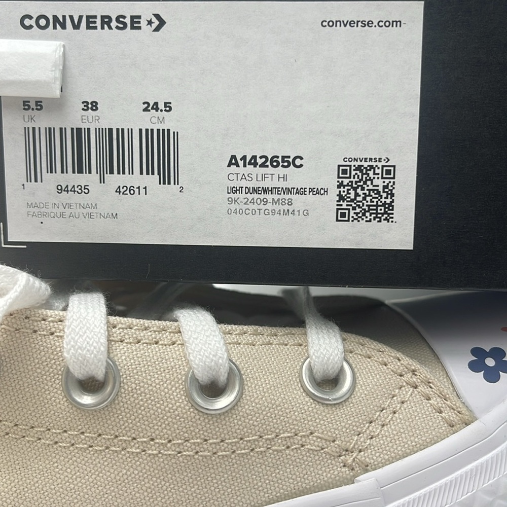Converse Women's Cream High-Top Platform Sneakers A14265C
CTAS LIFT HI
LIGHT DUN - Picture 16 of 16